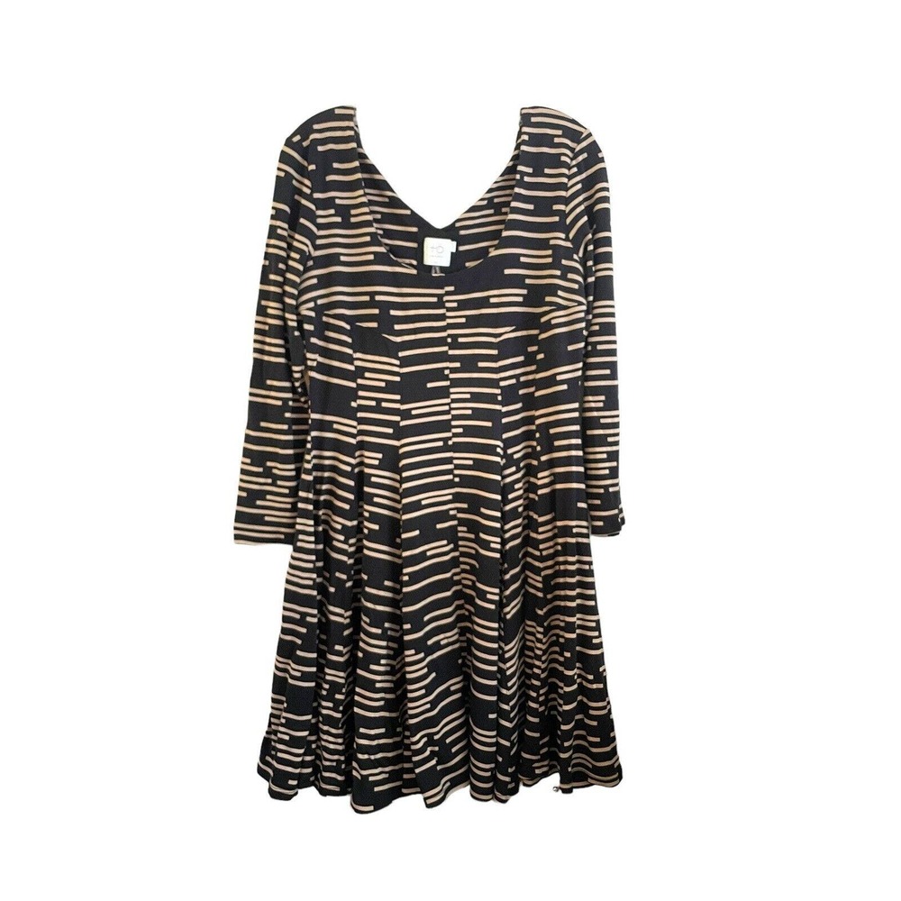 HD Paris Long Sleeve Skater Dress‎ Size Large Black Tan Geometric Stripe Jersey